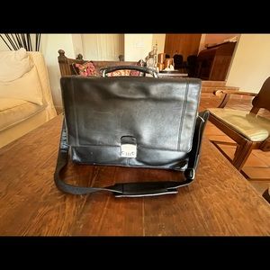 Kenneth Cole Leather Croosbody 15.6 Inch Laptop & Messenger Bag